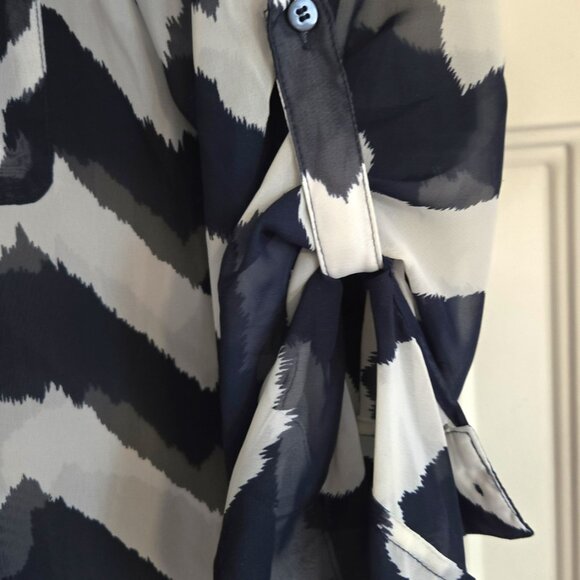 Sheer Navy/White Chevron Shirt - Picture 5 of 6
